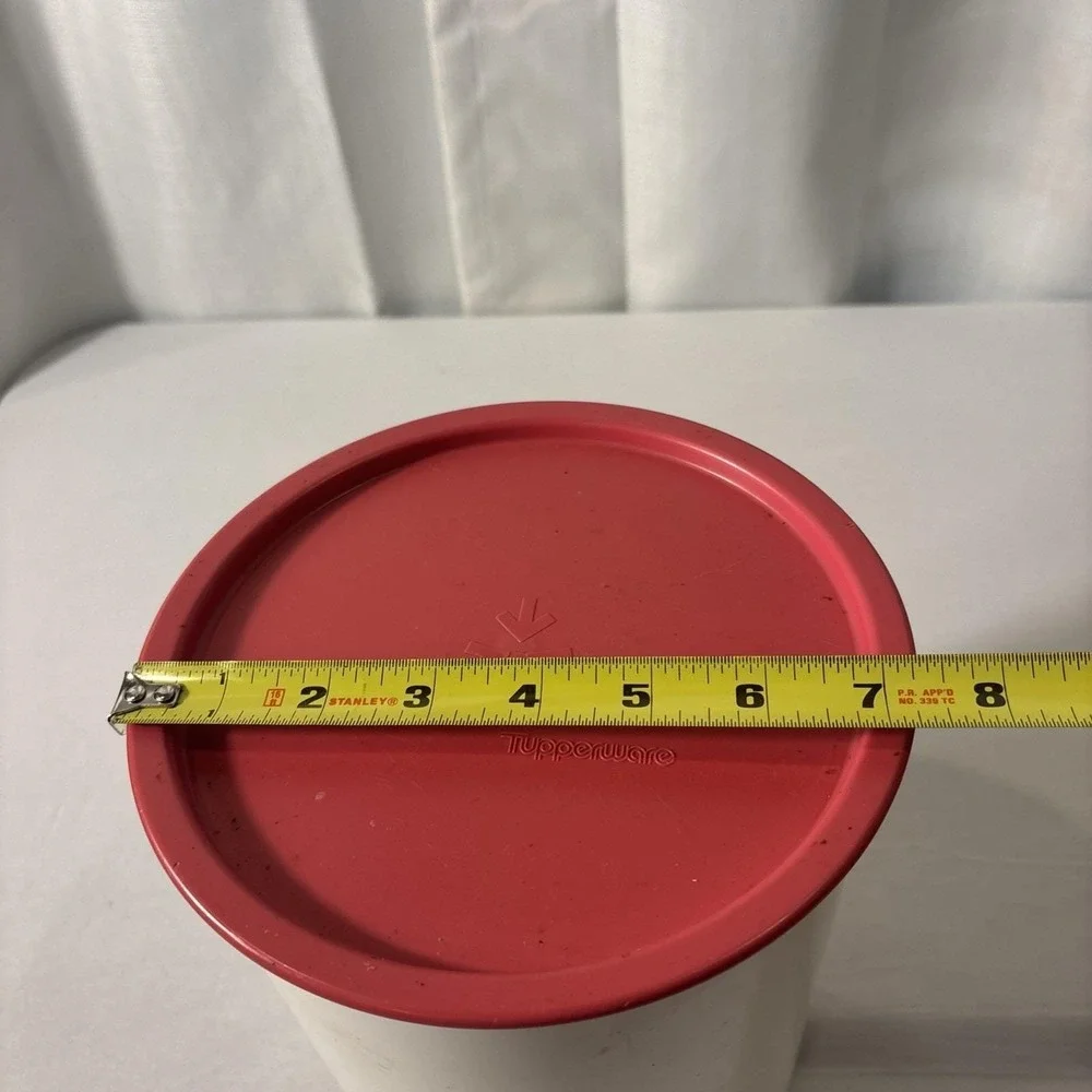 Tupperware vintage one